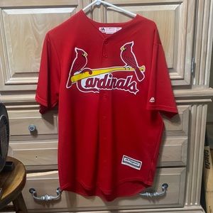 Mens St. Louis Cardinal’s baseball jersey.
